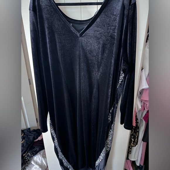 ELOQUII Plus Size- Velvet & Sequin Long Sleeve Bodycon Cocktail Dress- Size 24w - Picture 6 of 10